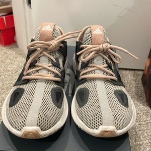 Women’s adidas size 8 pink, white, grey & black